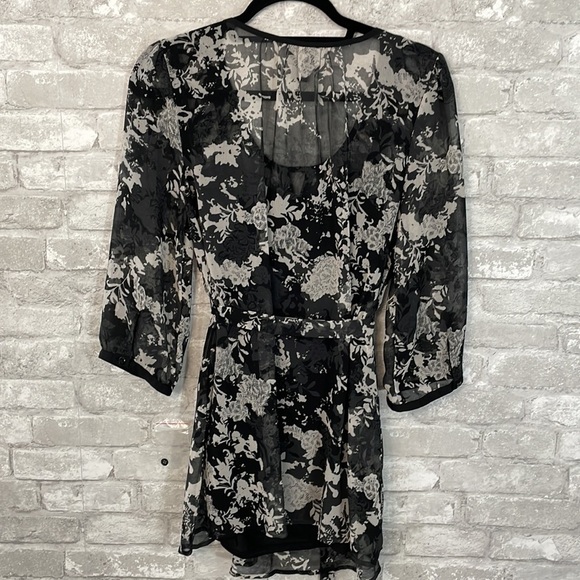 Oh Baby by Motherhood Lace Floral Blouse - Picture 4 of 6